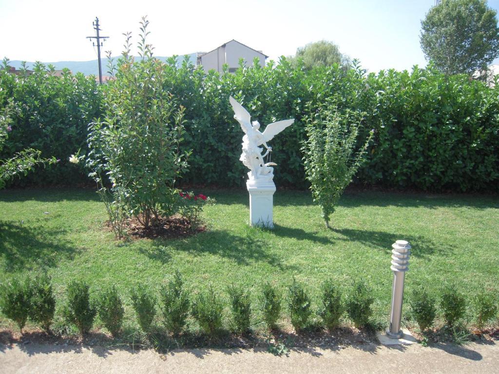Guest House Regina Mundi Medjugorje Exterior foto