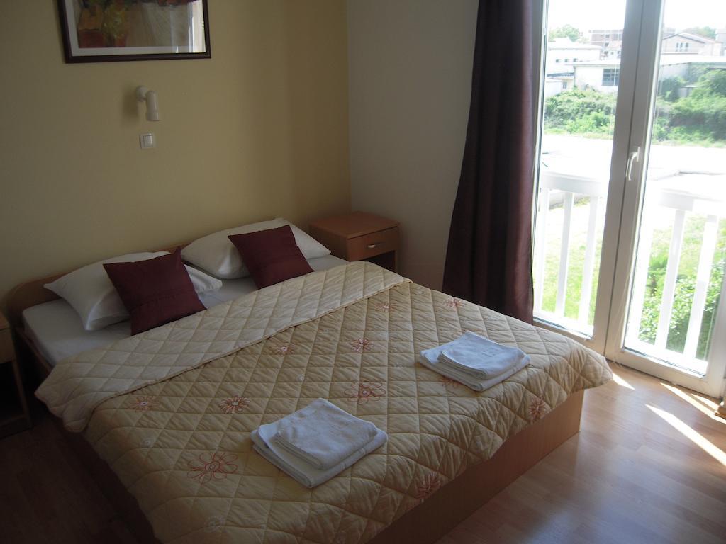 Guest House Regina Mundi Medjugorje Exterior foto
