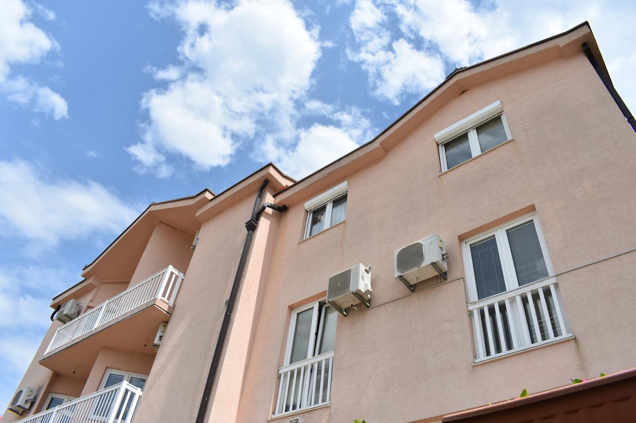 Guest House Regina Mundi Medjugorje Exterior foto
