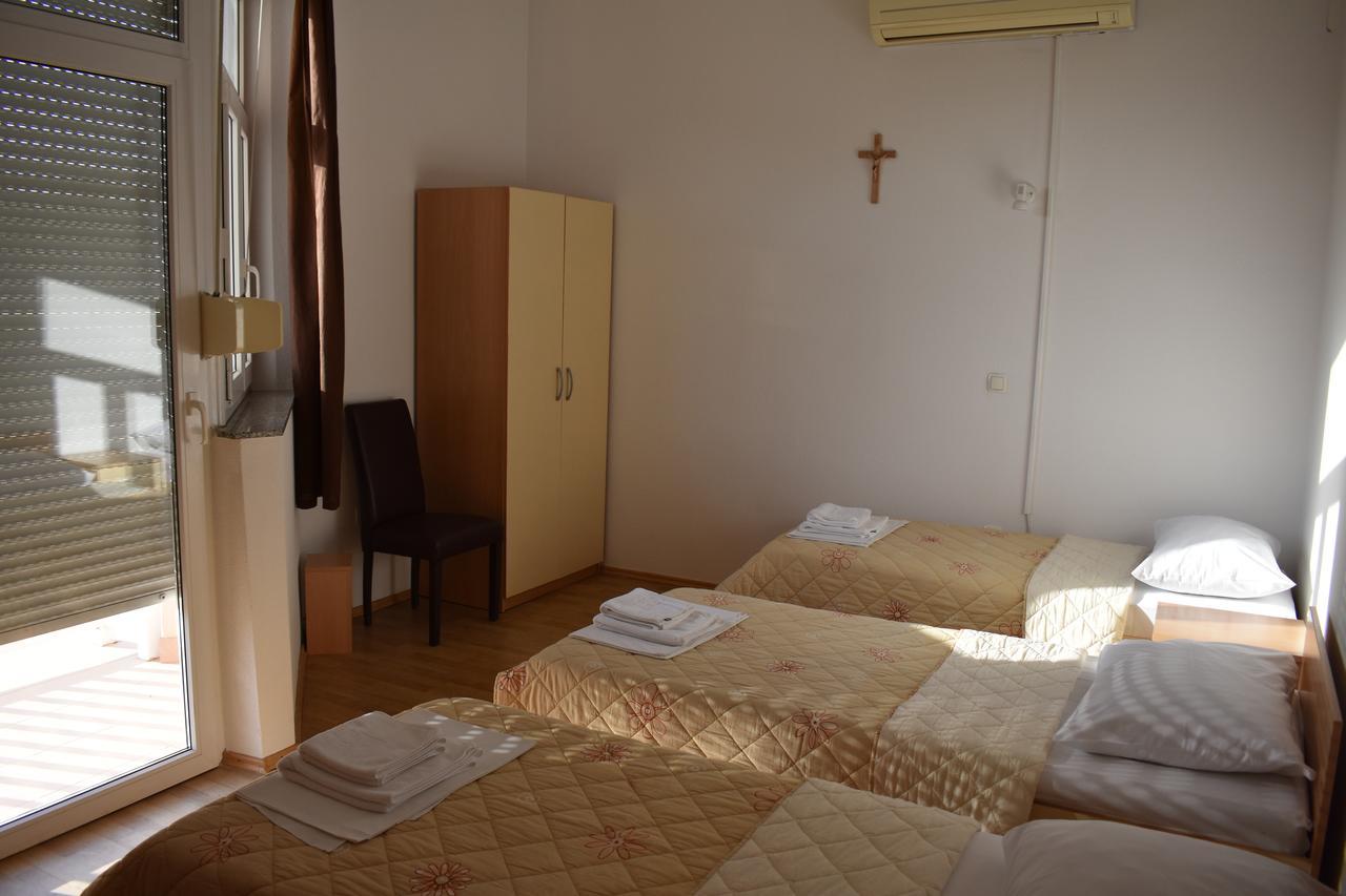 Guest House Regina Mundi Medjugorje Exterior foto